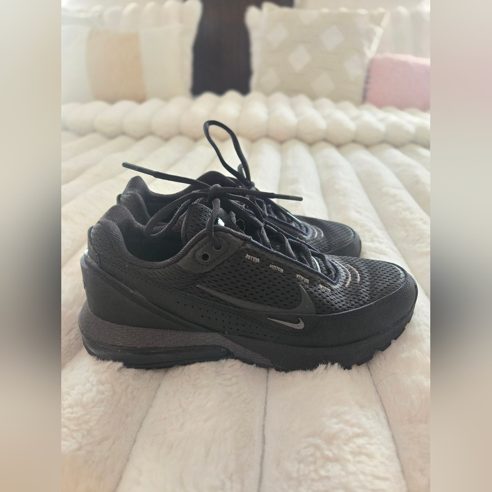 Nike All-Black Athletic Sneakers